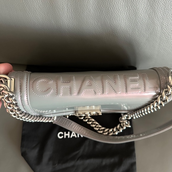 Chanel Boy Medium - Picture 14 of 16